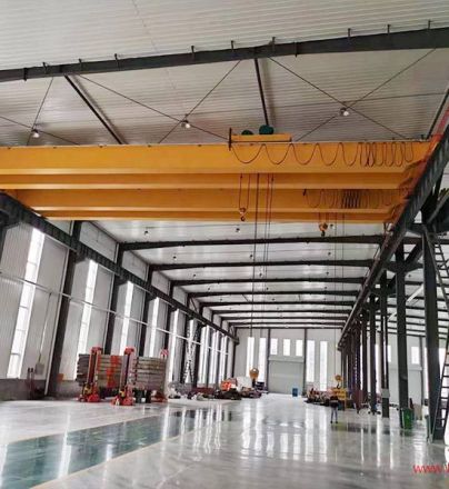 金歐歐式雙梁起重機在重型機械、汽車零部件等生產車間中的應用